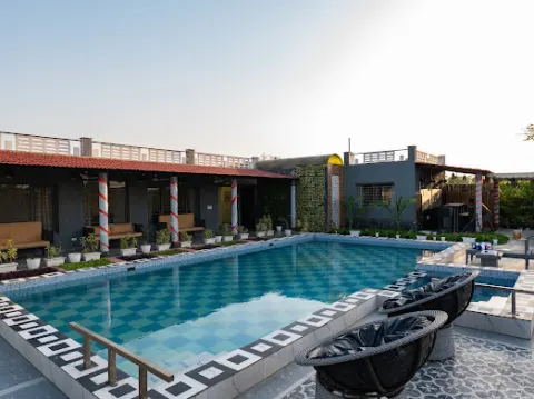 Inspiration, Resort