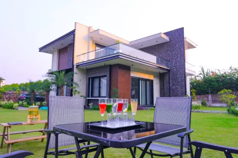 Sidneyland Hill Retreat