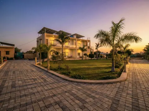 Royal Paradise Farmhouse